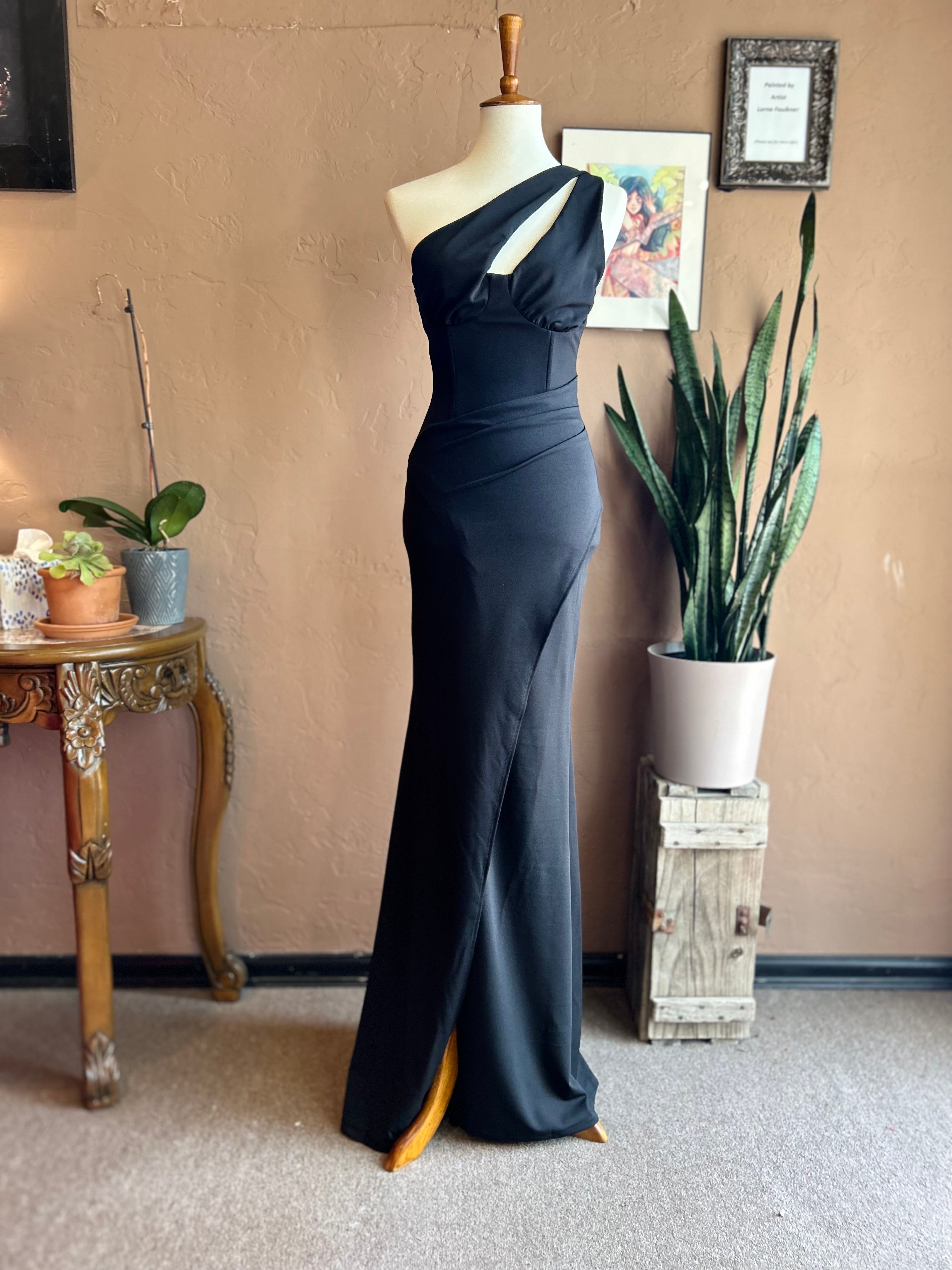 Black One Shoulder Sleeveless Floor Length Evening Dress