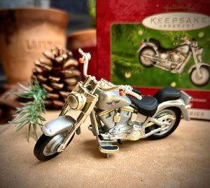 Harley Davidson 1990 Fat Boy Model motorcycle from the 2000 Collection. great gift idea!