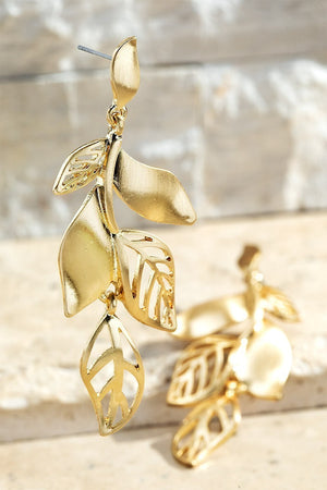 Open image in slideshow, Filigree Leaf Design Drop Earrings
