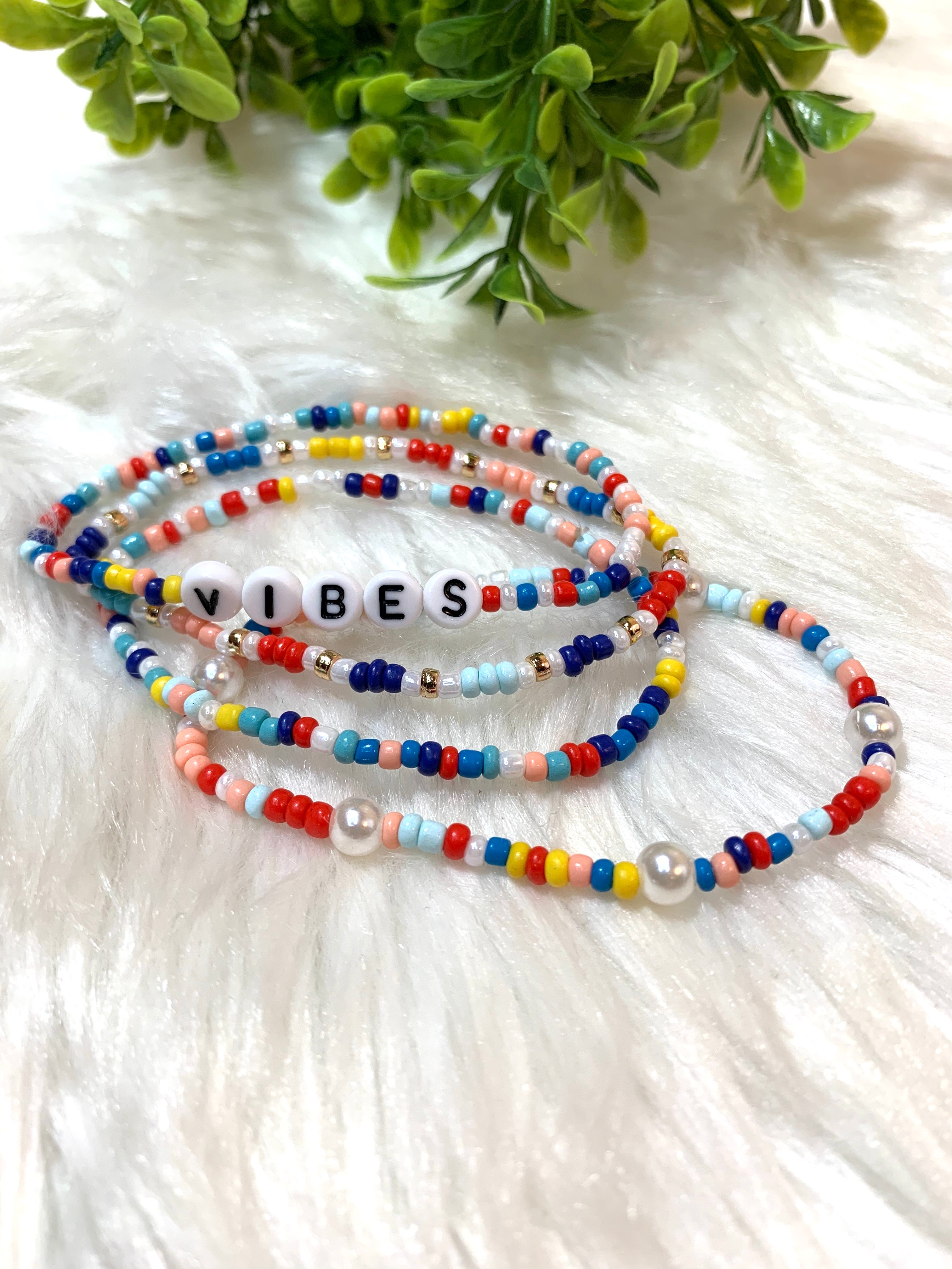 Multi Color seed bracelet “Vibes”